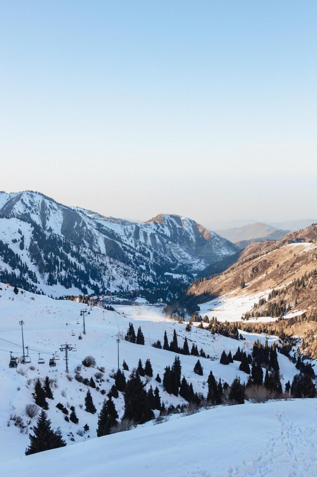 Le Mont Almaty Exterior foto